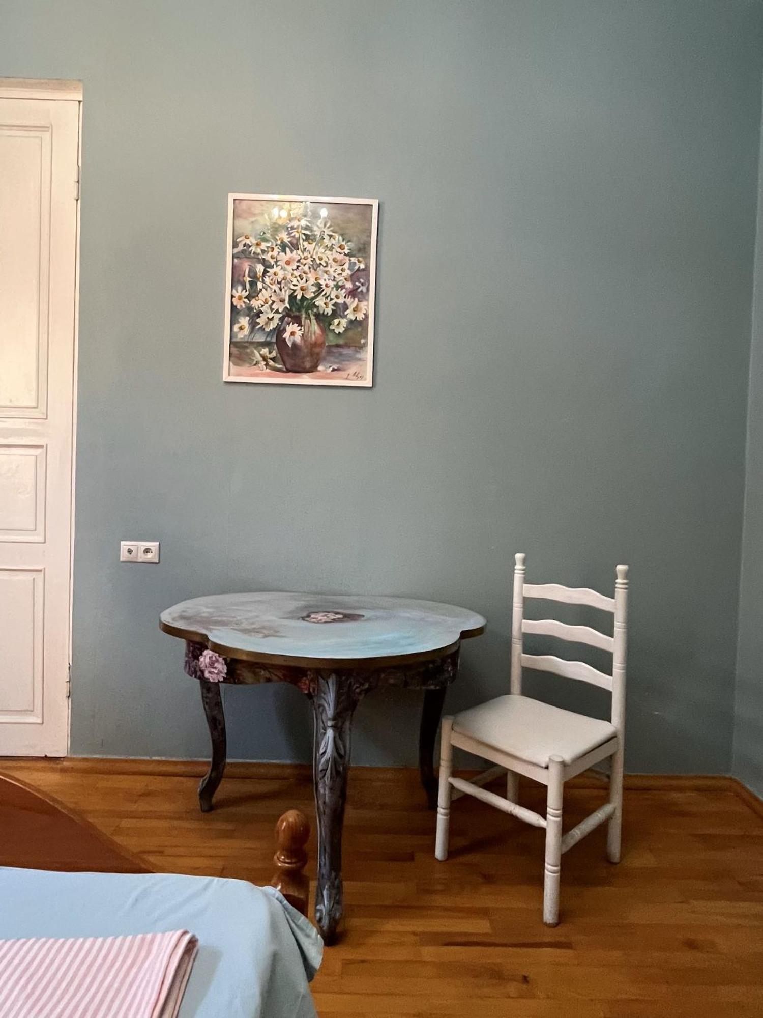 Guest House One Two Three Тбілісі Екстер'єр фото