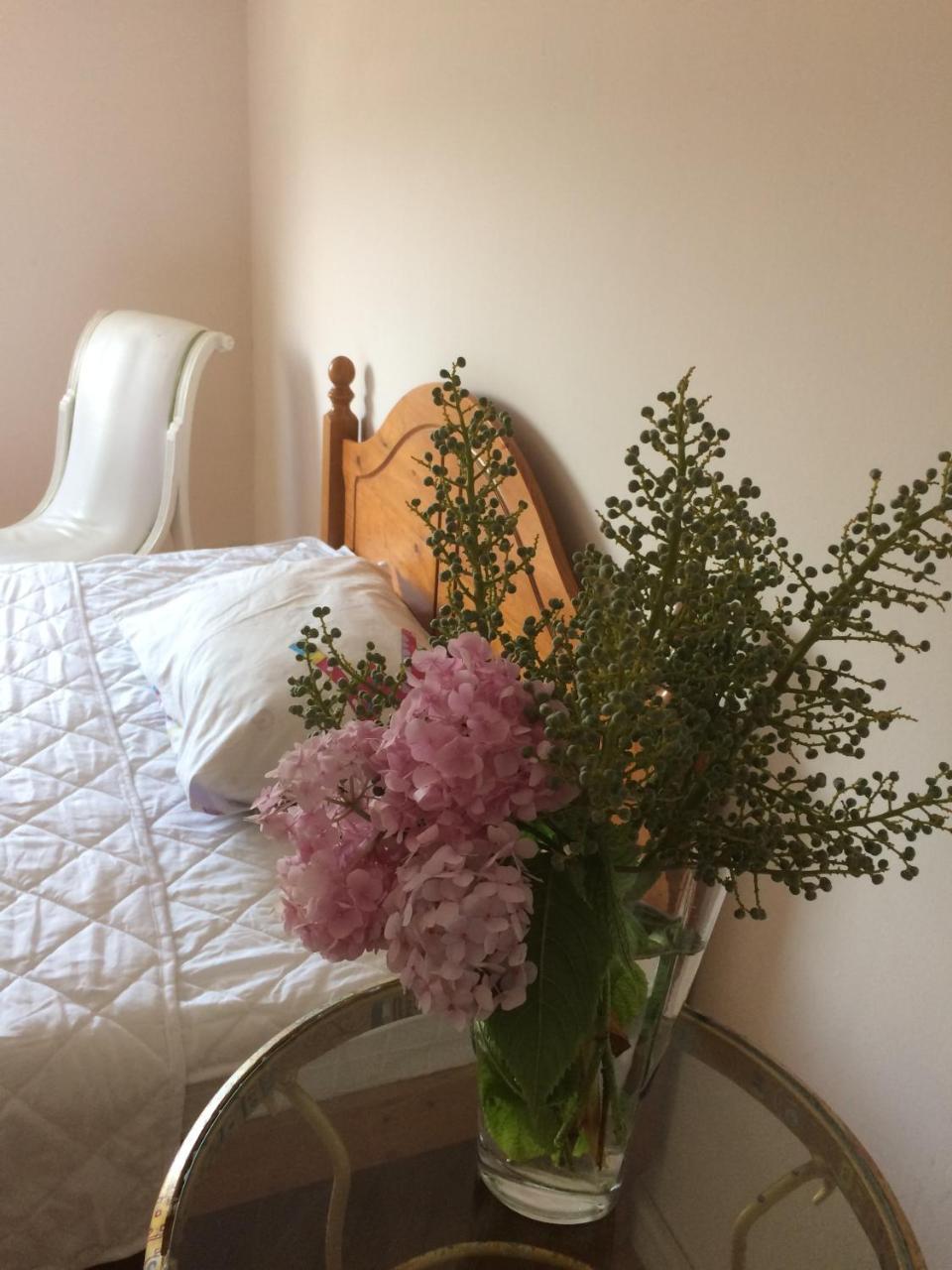 Guest House One Two Three Тбілісі Номер фото
