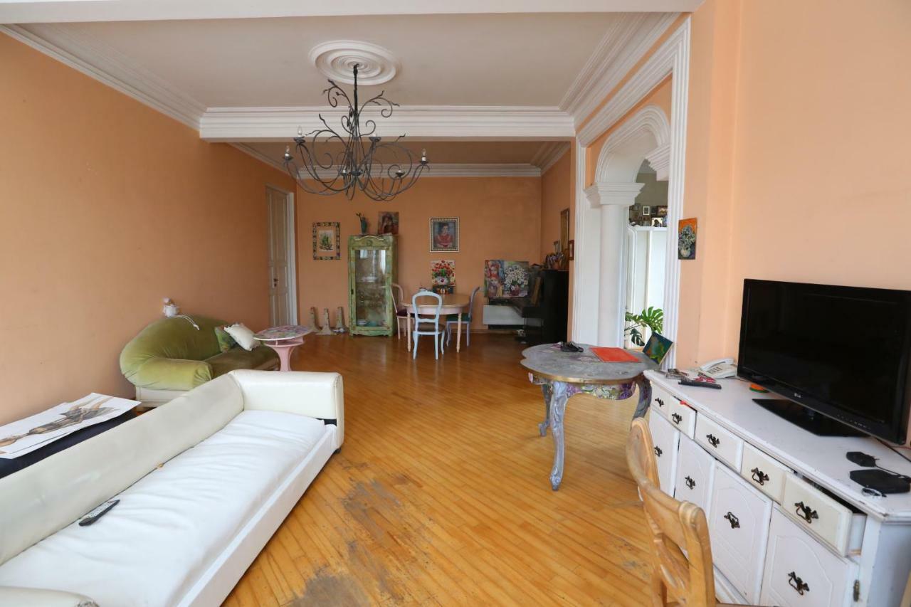 Guest House One Two Three Тбілісі Екстер'єр фото